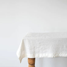 Cargar imagen en el visor de la galería, Mantel de lino verde oliva